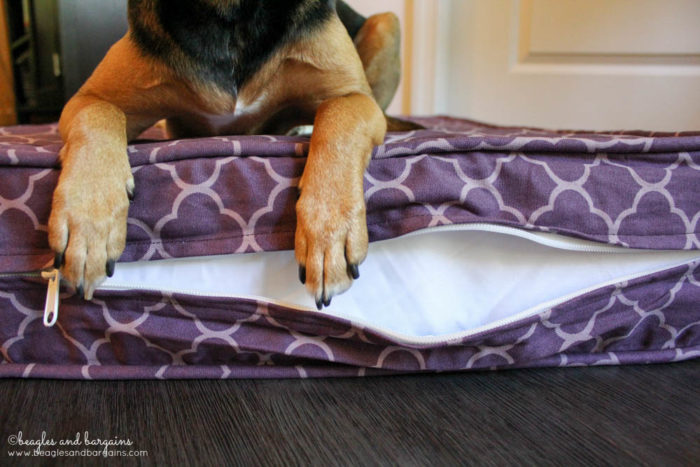 Washable and waterproof removable cover on the eLuxurySupply Orthopedic Dog Bed